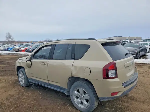 1C4NJCEA1GD766862 2016 JEEP COMPASS - Image 2