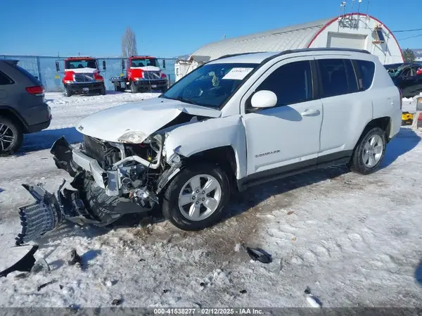 1C4NJCEA1GD769311 2016 JEEP COMPASS - Image 2
