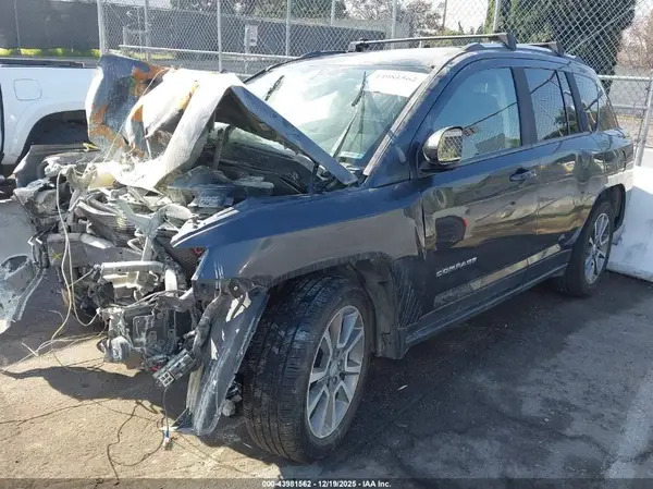 1C4NJCEA2GD536084 2016 JEEP COMPASS - Image 2