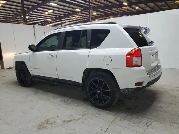 1C4NJCEA2GD536215 2016 JEEP COMPASS - Image 2