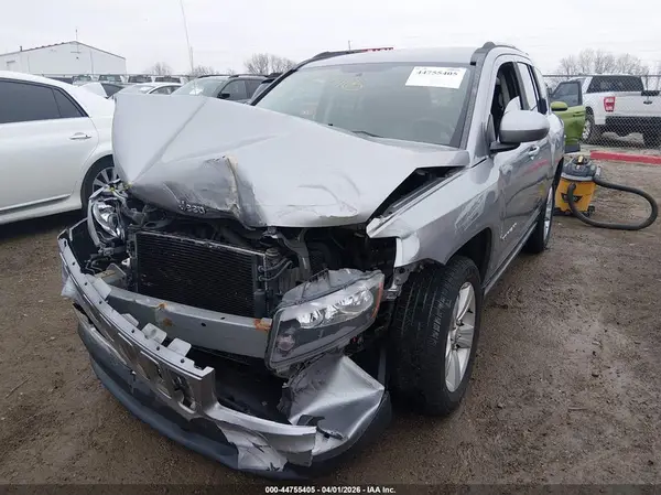 1C4NJCEA2GD599699 2016 JEEP COMPASS - Image 2