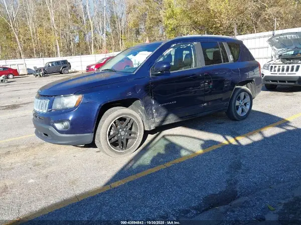 1C4NJCEA2GD614976 2016 JEEP COMPASS - Image 2
