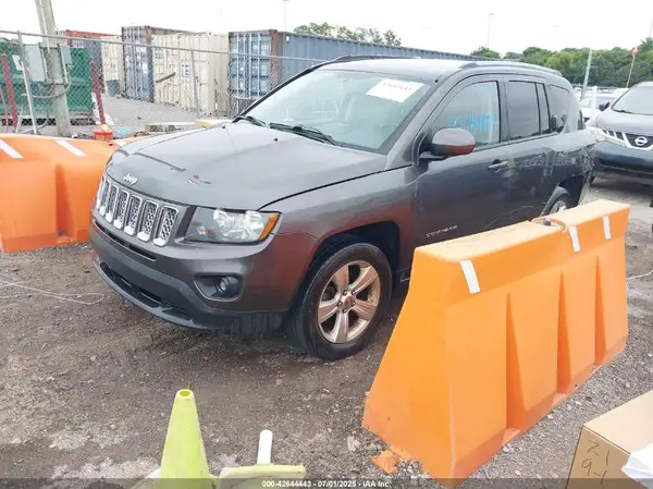 1C4NJCEA2GD648240 2016 JEEP COMPASS - Image 2