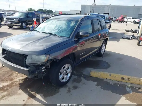1C4NJCEA2GD665636 2016 JEEP COMPASS - Image 2