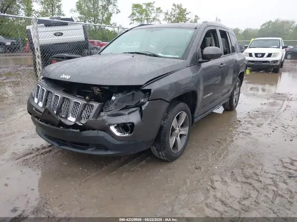 1C4NJCEA2GD804809 2016 JEEP COMPASS - Image 2
