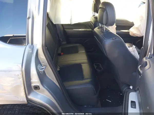 1C4NJCEA2HD117086 2017 JEEP COMPASS - Image 8