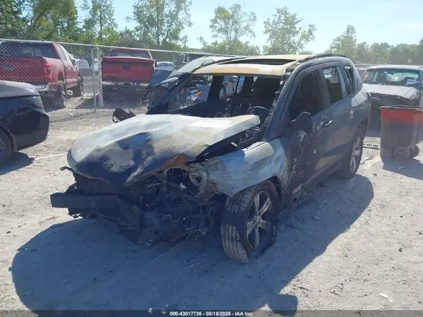 1C4NJCEA3GD760965 2016 JEEP COMPASS - Image 2