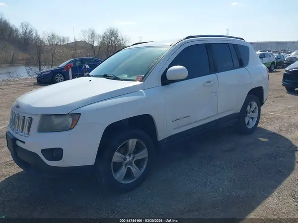 1C4NJCEA4GD590132 2016 JEEP COMPASS - Image 2