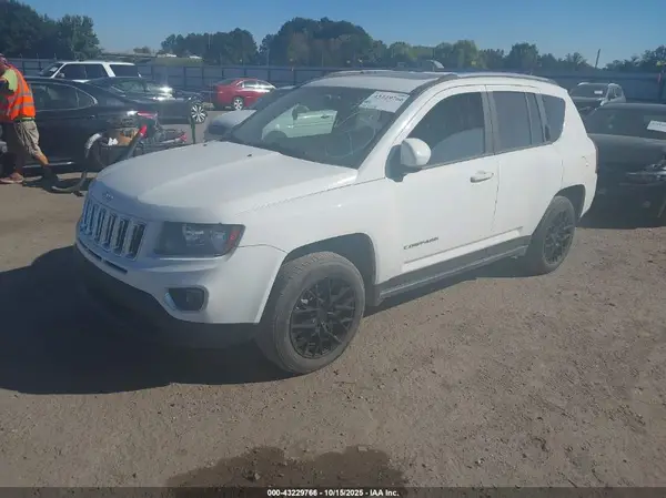 1C4NJCEA5GD774267 2016 JEEP COMPASS - Image 2