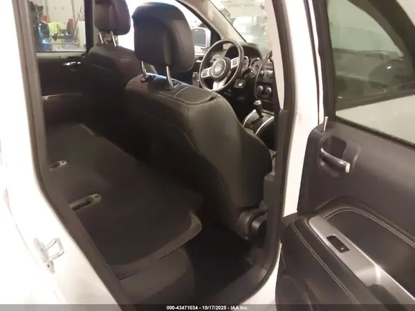 1C4NJCEA5HD125859 2017 JEEP COMPASS - Image 8