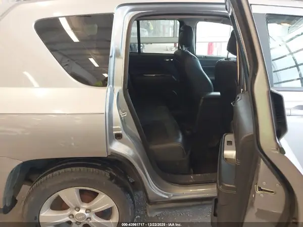 1C4NJCEA6GD588706 2016 JEEP COMPASS - Image 8