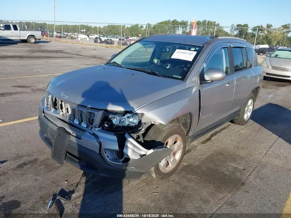 1C4NJCEA7GD665728 2016 JEEP COMPASS - Image 2