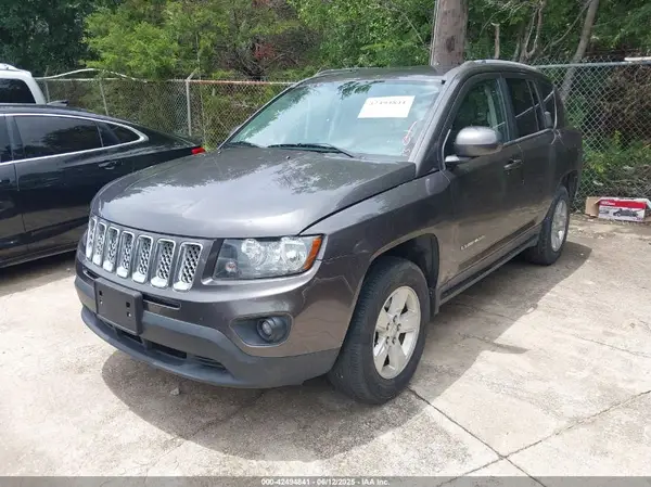 1C4NJCEA7HD206975 2017 JEEP COMPASS - Image 2