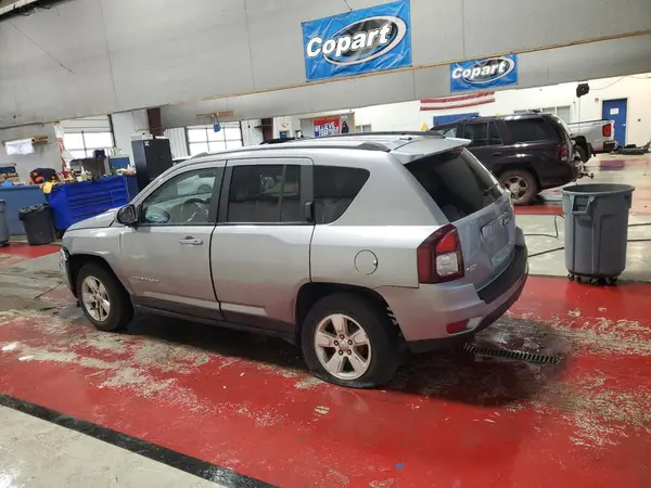 1C4NJCEA8GD590795 2016 JEEP COMPASS - Image 2