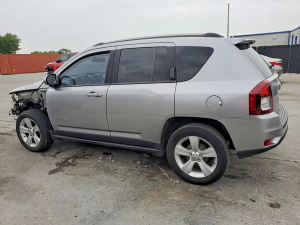 1C4NJCEA8GD599383 2016 JEEP COMPASS - Image 2