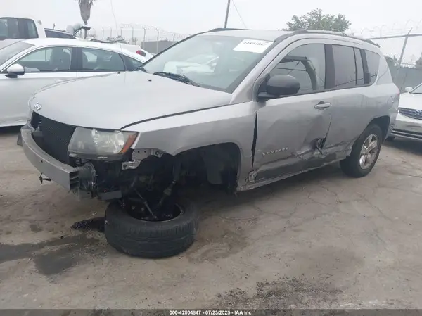 1C4NJCEA8GD704813 2016 JEEP COMPASS - Image 2
