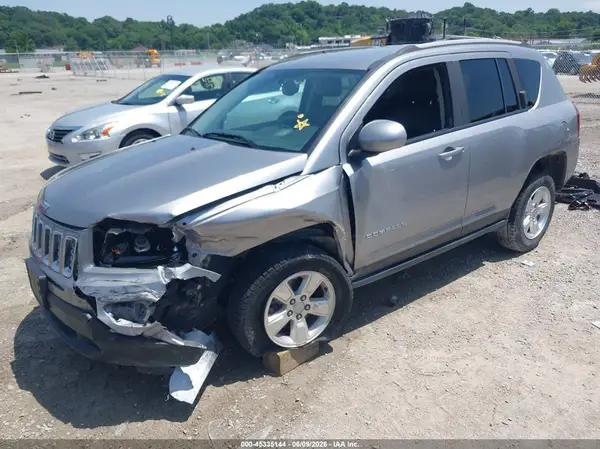 1C4NJCEA8GD715228 2016 JEEP COMPASS - Image 2
