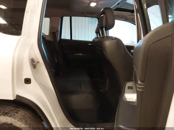 1C4NJCEB0HD189638 2017 JEEP COMPASS - Image 8