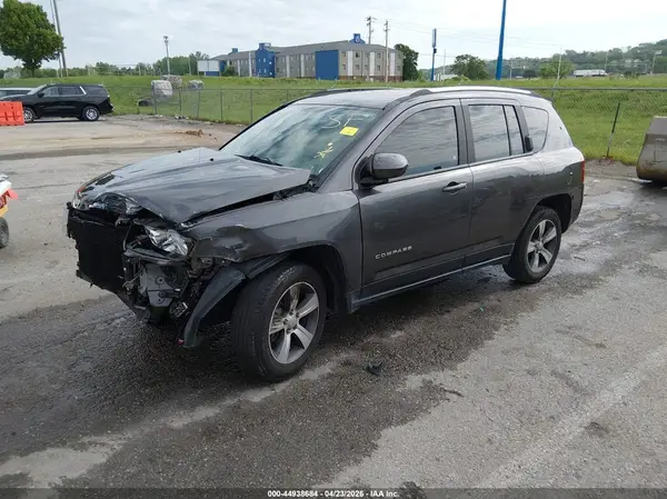 1C4NJCEB0HD199375 2017 JEEP COMPASS - Image 2