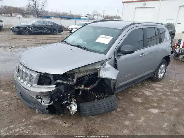 1C4NJCEB1HD206544 2017 JEEP COMPASS - Image 2