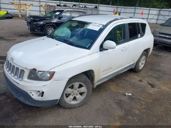 1C4NJCEB2GD601878 2016 JEEP COMPASS - Image 2