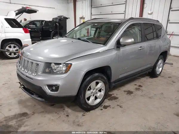 1C4NJCEB2HD102726 2017 JEEP COMPASS - Image 2