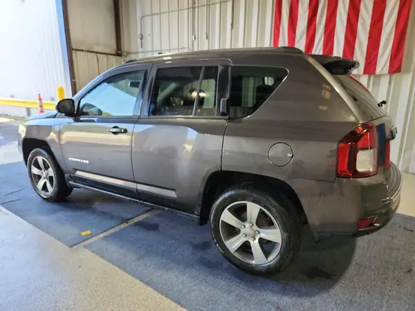1C4NJCEB2HD185798 2017 JEEP COMPASS - Image 2