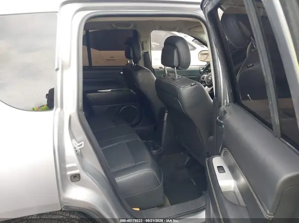 1C4NJCEB3HD160196 2017 JEEP COMPASS - Image 8