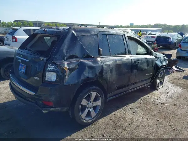 1C4NJCEB4HD209695 2017 JEEP COMPASS - Image 2