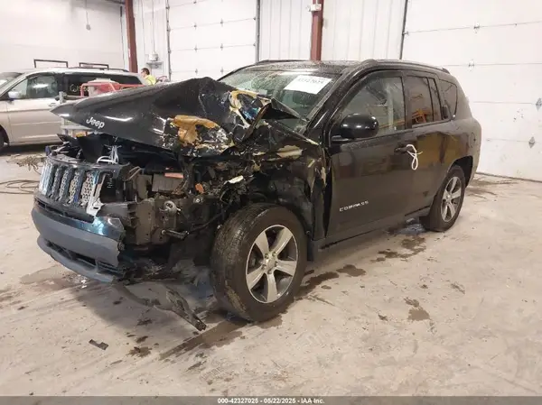 1C4NJCEB6HD209679 2017 JEEP COMPASS - Image 2