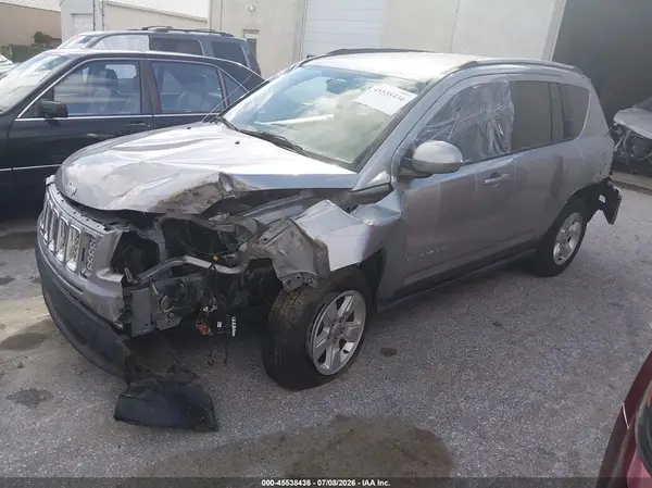 1C4NJCEB8HD130823 2017 JEEP COMPASS - Image 2