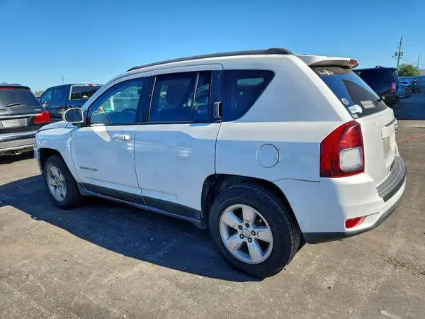 1C4NJCEB8HD160419 2017 JEEP COMPASS - Image 2