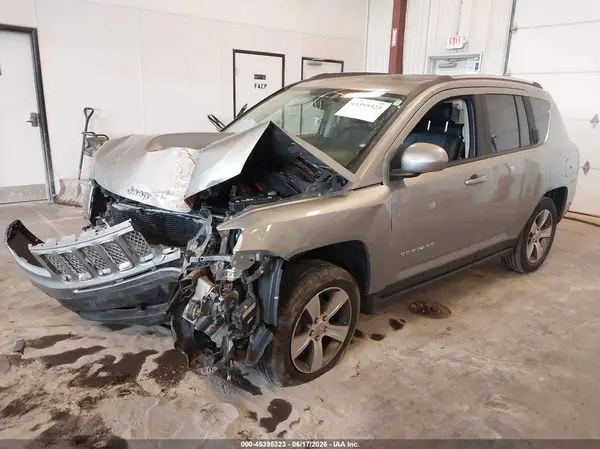 1C4NJCEB8HD166009 2017 JEEP COMPASS - Image 2