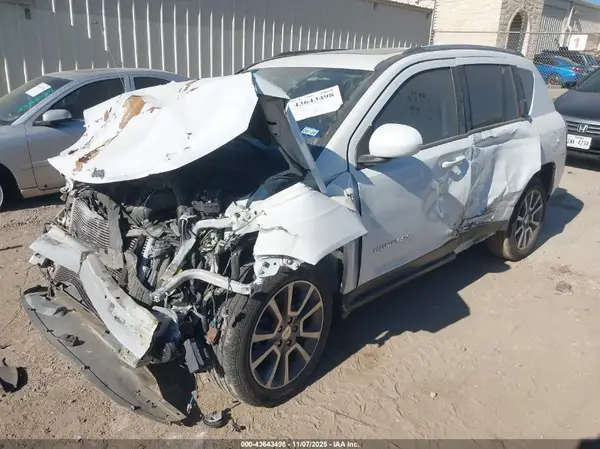1C4NJCEB8HD170870 2017 JEEP COMPASS - Image 2