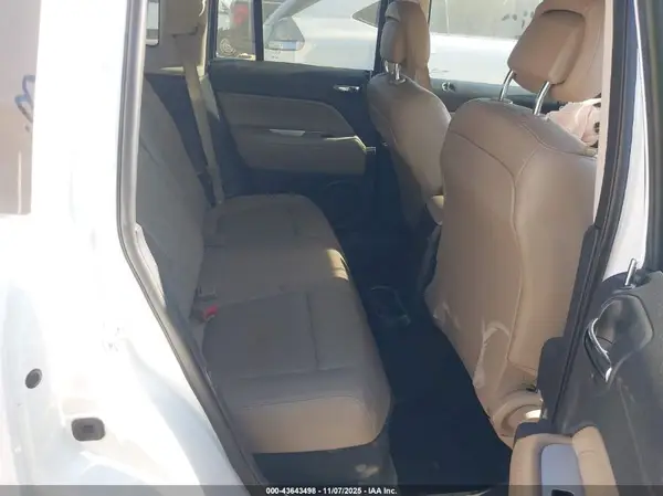 1C4NJCEB8HD170870 2017 JEEP COMPASS - Image 8