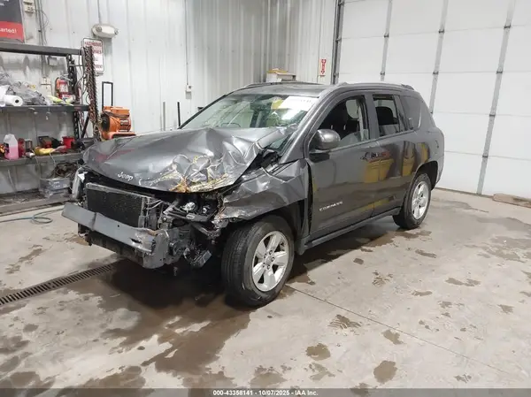1C4NJCEB9HD198161 2017 JEEP COMPASS - Image 2