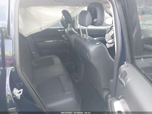 1C4NJCEB9HD210910 2017 JEEP COMPASS - Image 8