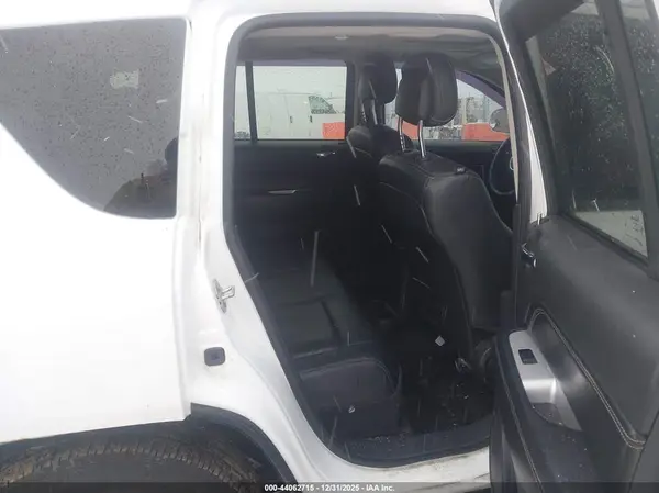1C4NJCEB9HD211975 2017 JEEP COMPASS - Image 8