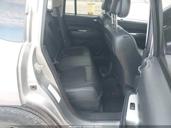 1C4NJCEBXHD160308 2017 JEEP COMPASS - Image 8