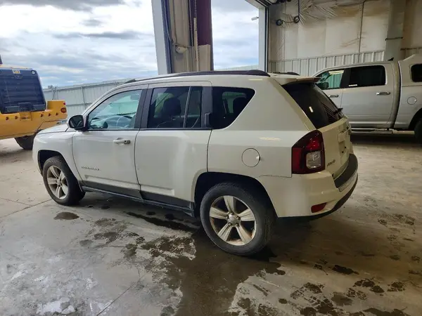 1C4NJDAB0GD702042 2016 JEEP COMPASS - Image 2