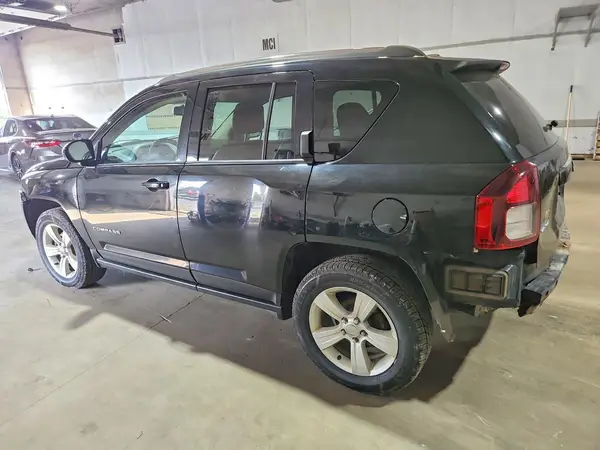 1C4NJDAB8HD164160 2017 JEEP COMPASS - Image 2