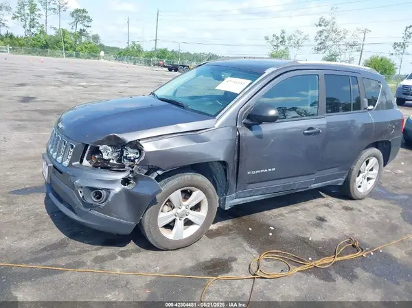 1C4NJDBB0GD556711 2016 JEEP COMPASS - Image 2