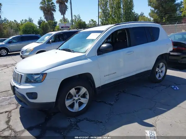 1C4NJDBB0GD780934 2016 JEEP COMPASS - Image 2