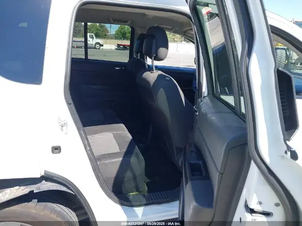 1C4NJDBB0GD780934 2016 JEEP COMPASS - Image 8