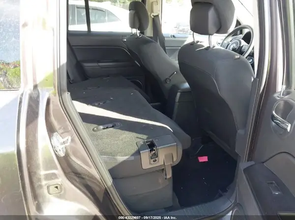 1C4NJDBB0HD101651 2017 JEEP COMPASS - Image 8