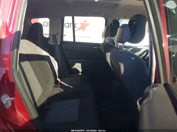 1C4NJDBB0HD104081 2017 JEEP COMPASS - Image 8