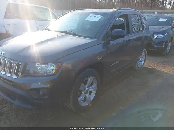 1C4NJDBB0HD129207 2017 JEEP COMPASS - Image 2