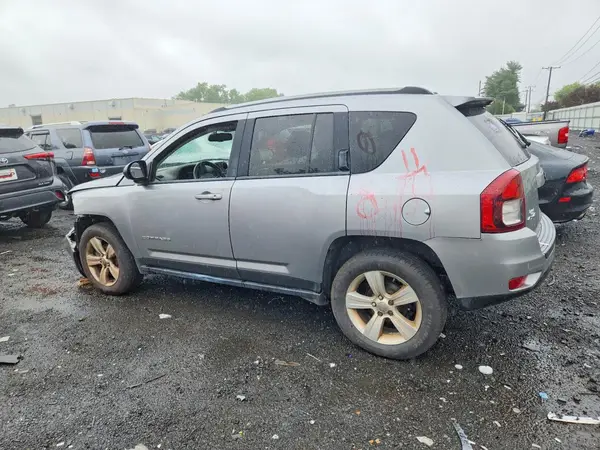1C4NJDBB1GD500566 2016 JEEP COMPASS - Image 2