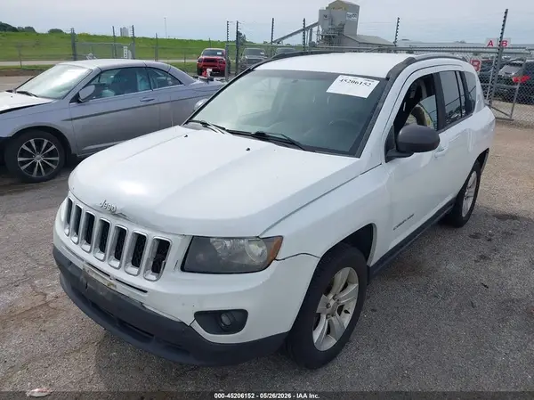 1C4NJDBB1GD509154 2016 JEEP COMPASS - Image 2