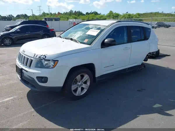 1C4NJDBB1GD521725 2016 JEEP COMPASS - Image 2